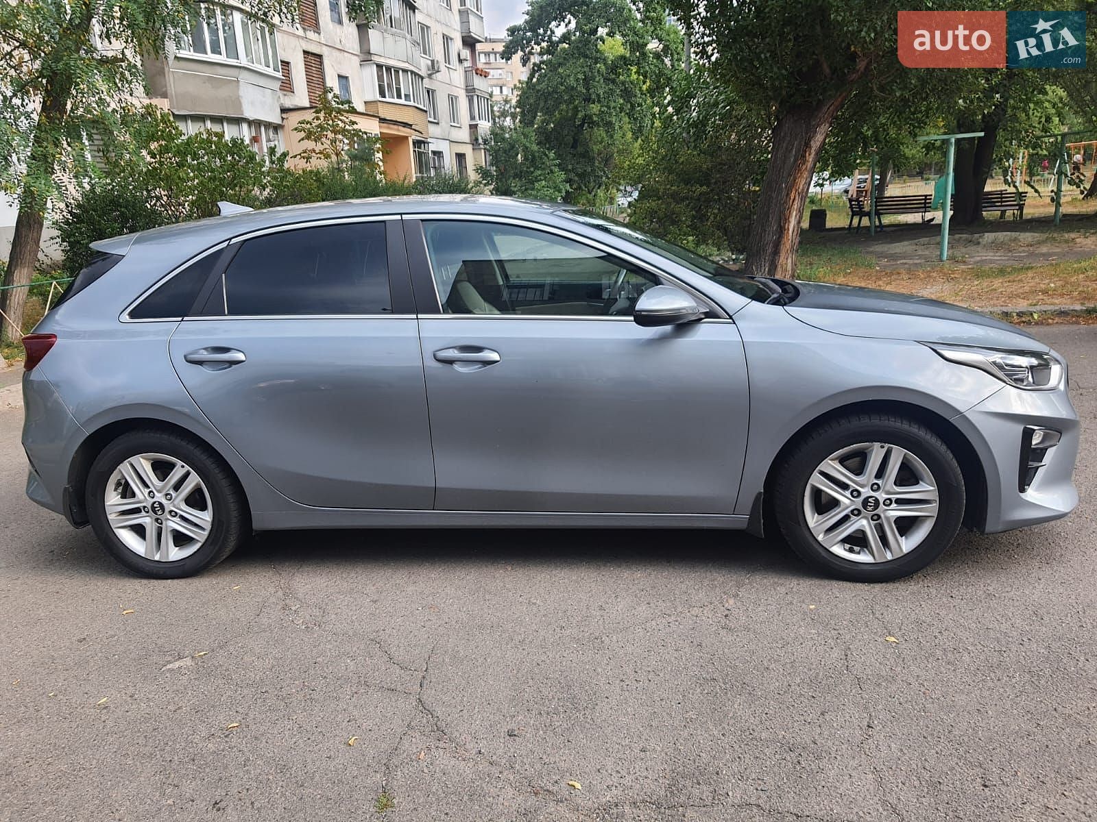 Kia Ceed 2021 VIN U5YH2516BML129752 фото оголошення 2 з 10