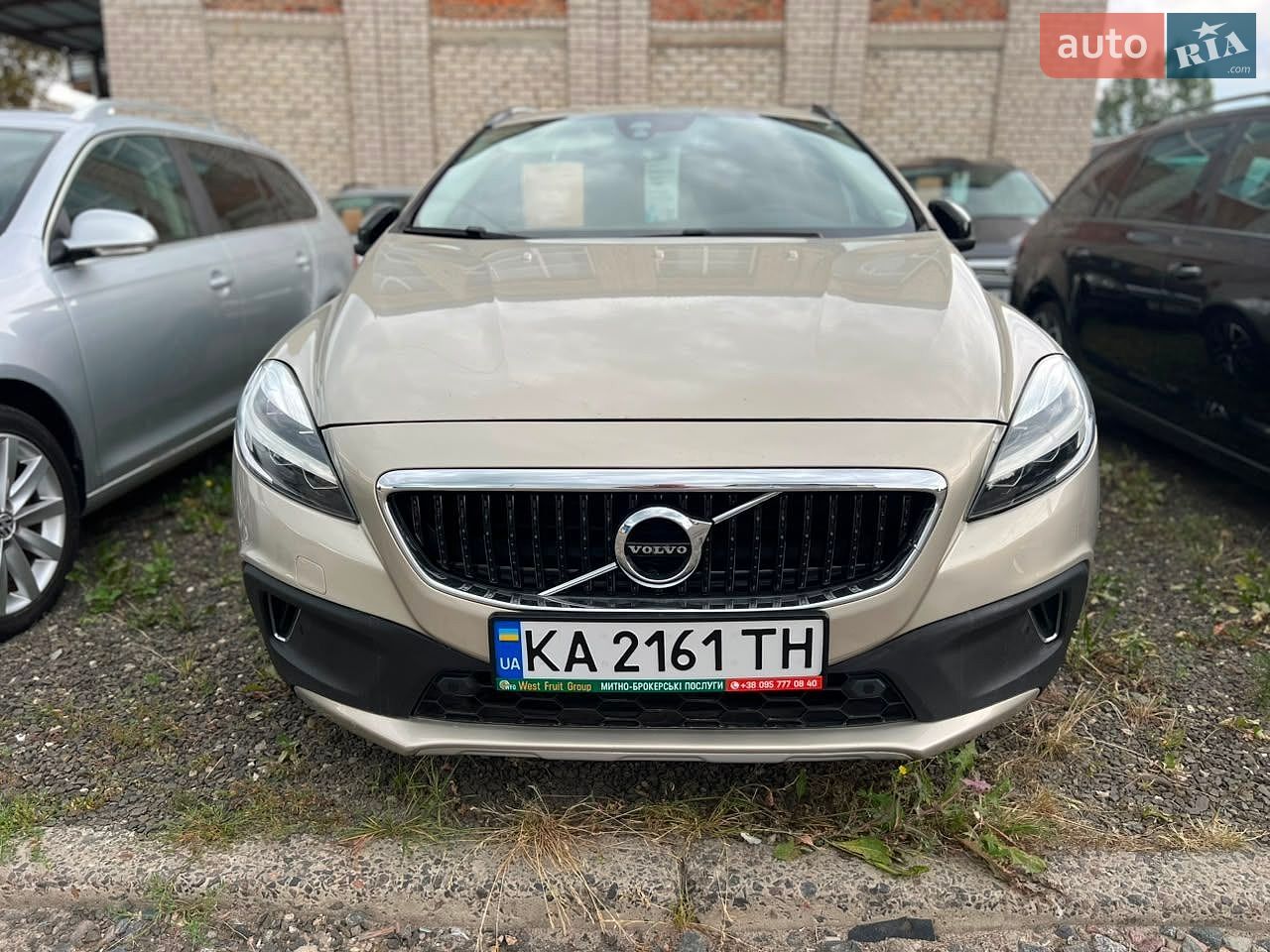 Volvo V40 2018 VIN YV1MZ32V0K2178716 фото оголошення 3 з 48