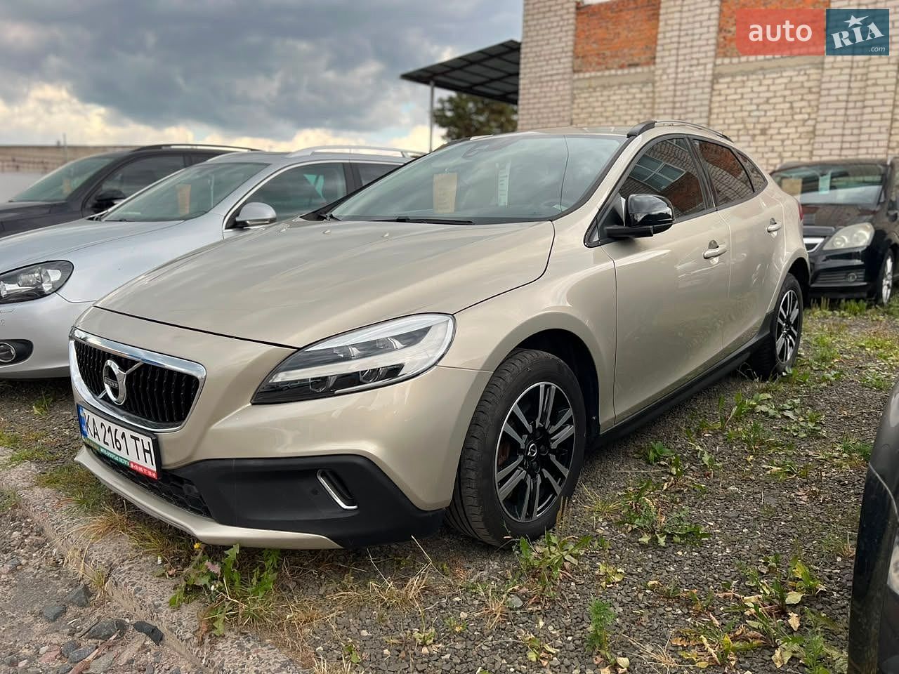 Volvo V40 2018 VIN YV1MZ32V0K2178716 фото оголошення 2 з 48