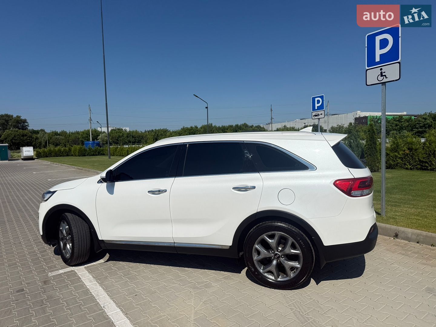 Kia Sorento 2016 VIN KNAPS81ABGA225889 фото оголошення 25 з 64
