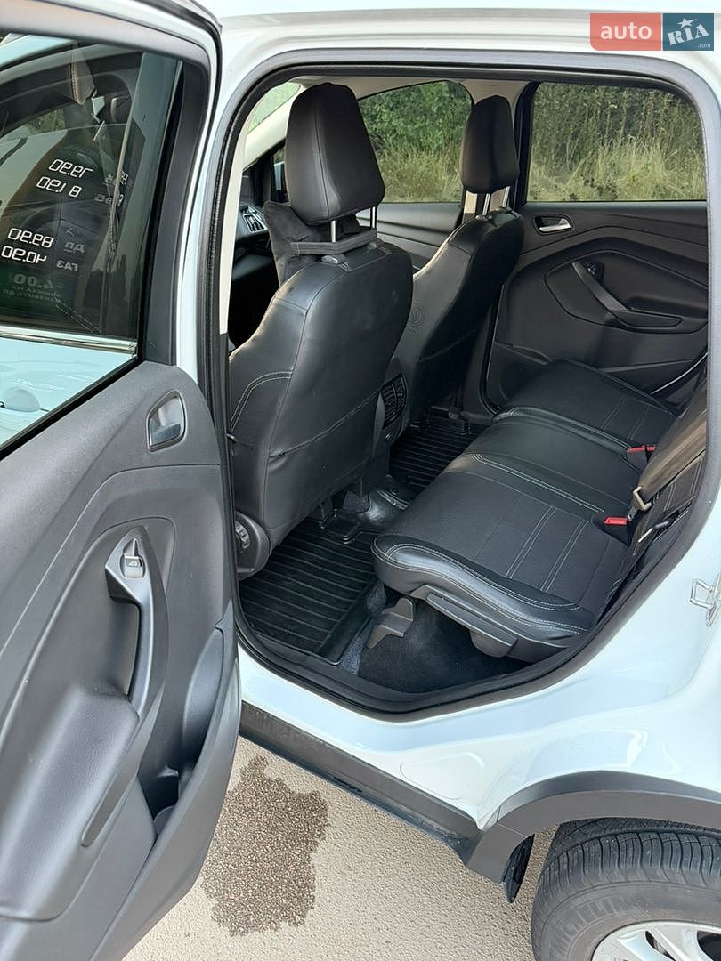 Ford Kuga 2019 VIN WF0AXXWPMAKJ59968 фото оголошення 2 з 16