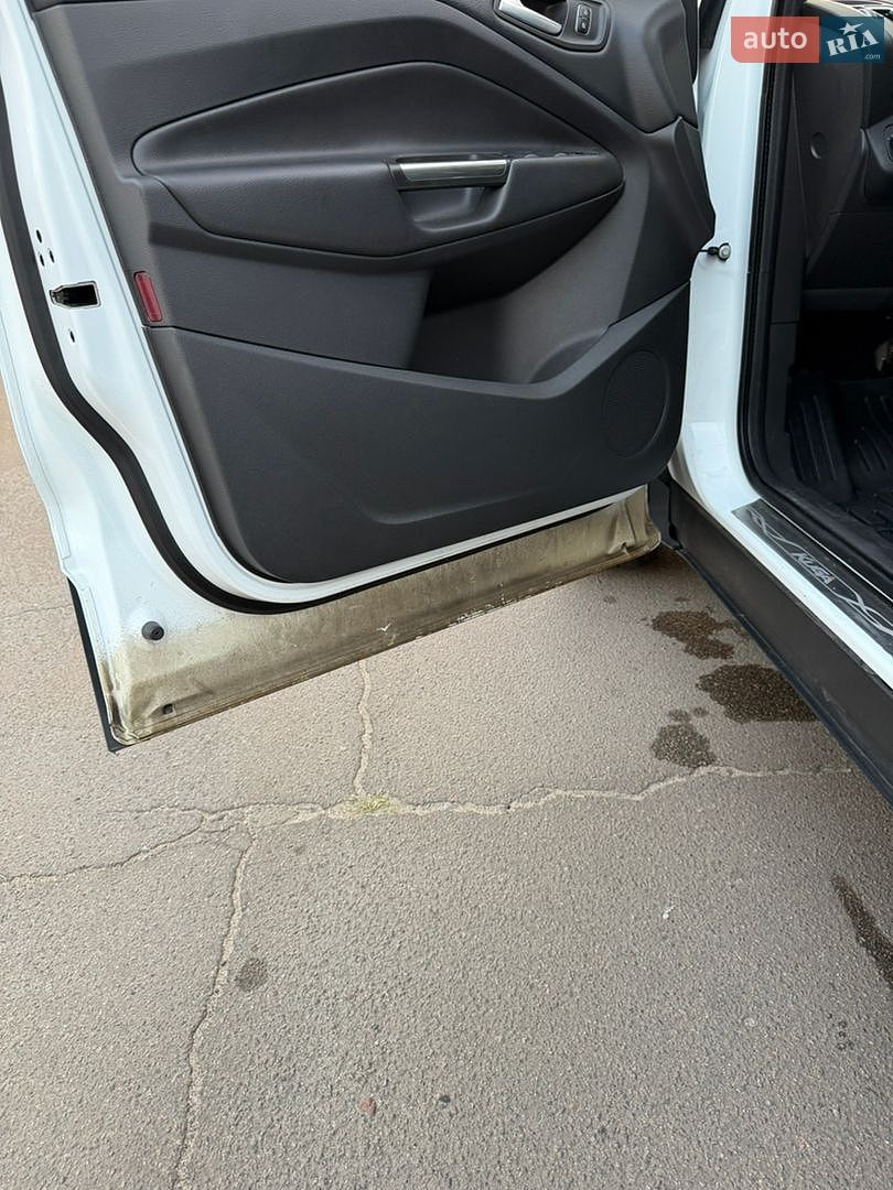 Ford Kuga 2019 VIN WF0AXXWPMAKJ59968 фото оголошення 3 з 16