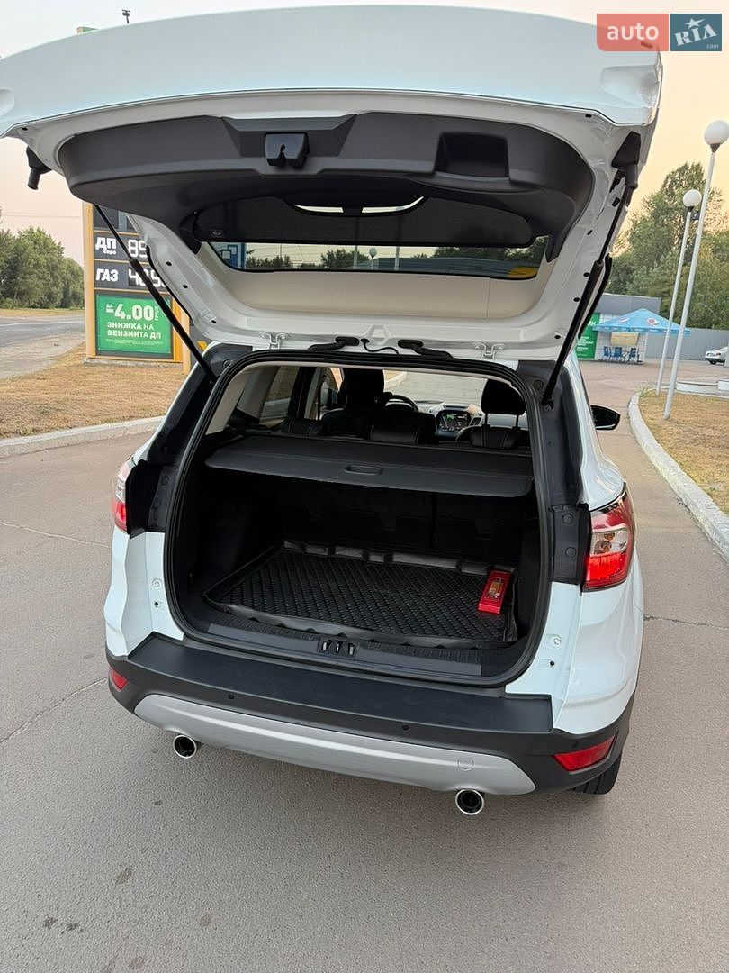 Ford Kuga 2019 VIN WF0AXXWPMAKJ59968 фото оголошення 8 з 16
