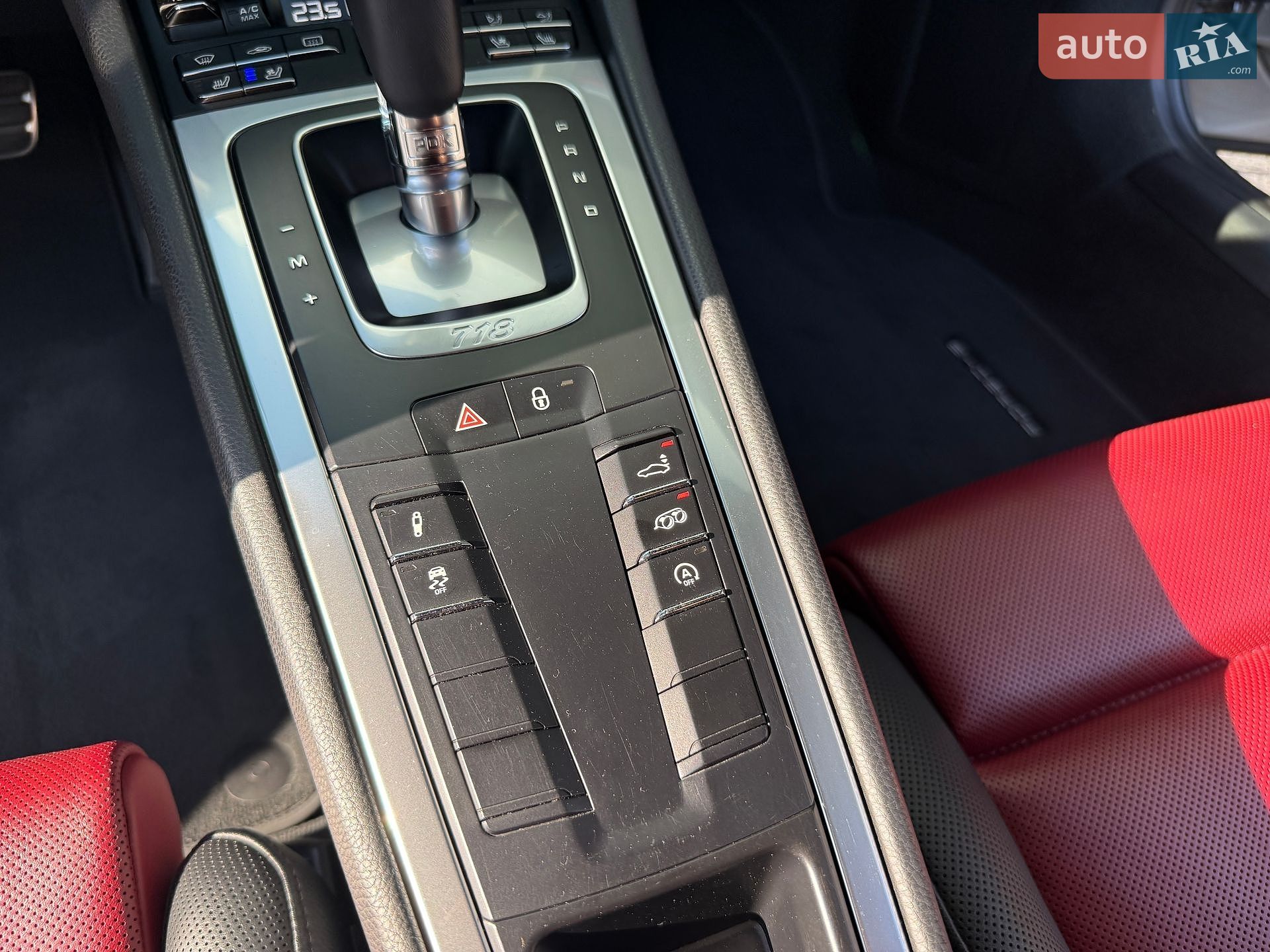 Porsche Cayman 2016 VIN WP0ZZZ98ZHS280301 фото оголошення 24 з 34