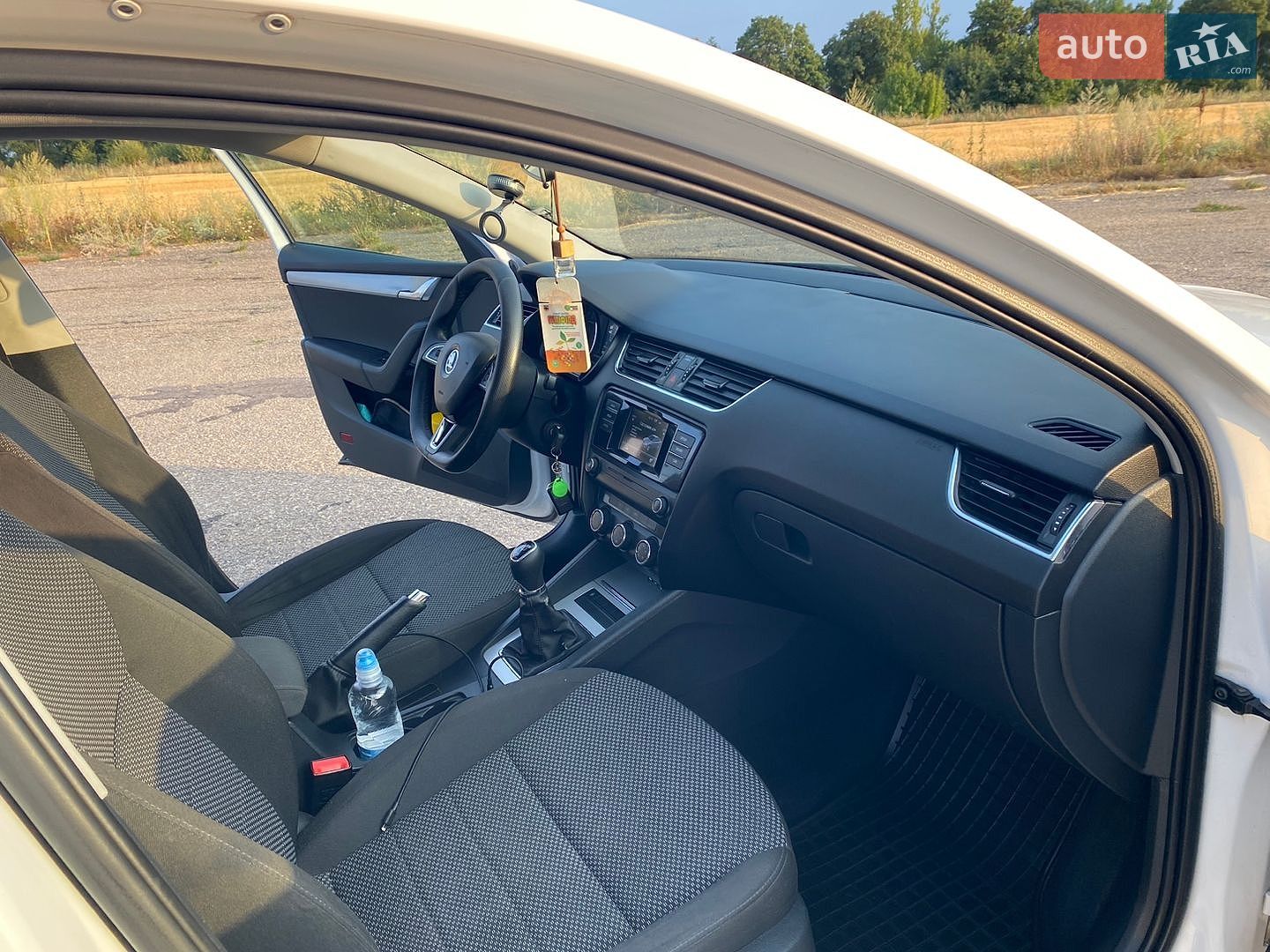 Skoda Octavia 2015 VIN TMBAG7NE4F0145838 фото оголошення 13 з 23
