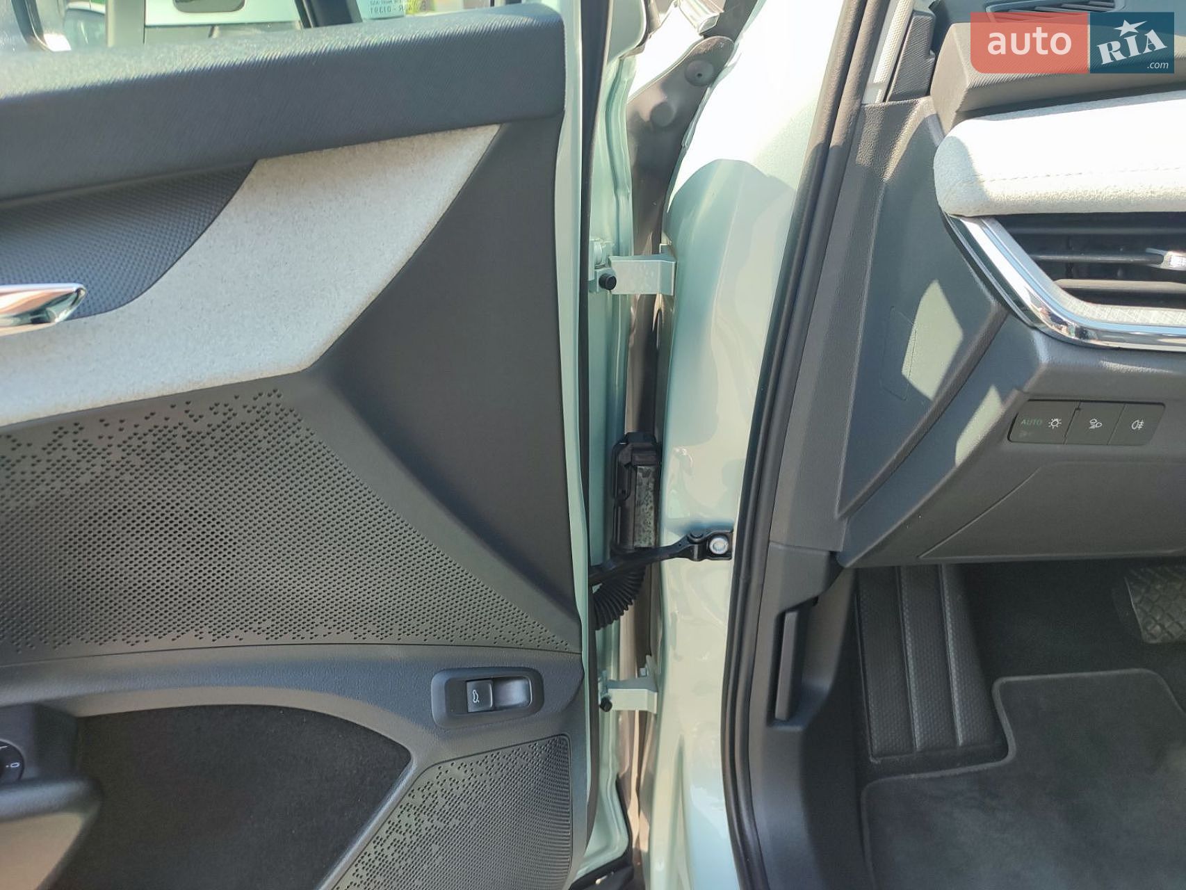 Skoda Enyaq iV 2021 VIN TMBJC7NY2MF017016 фото оголошення 3 з 39