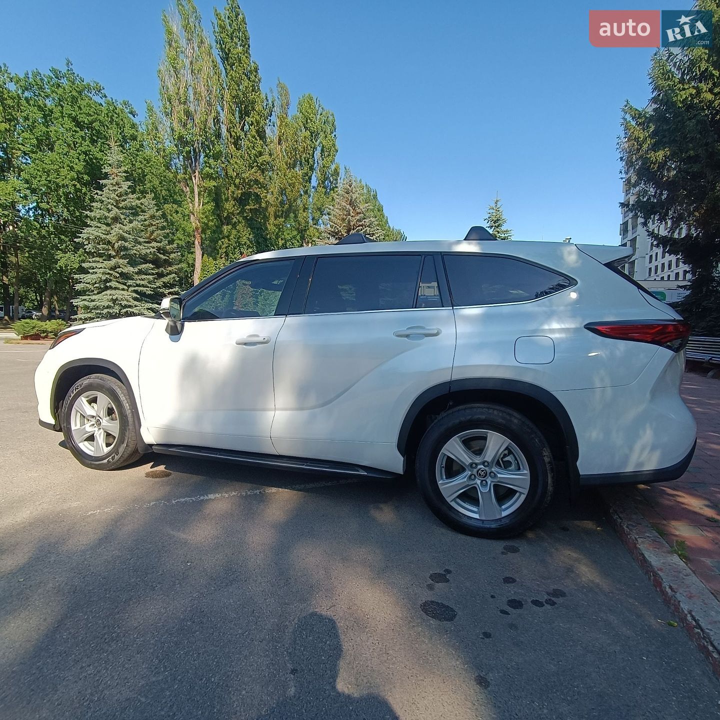 Toyota Highlander 2022 VIN 5TDZARAH0NS517350 фото оголошення 9 з 59