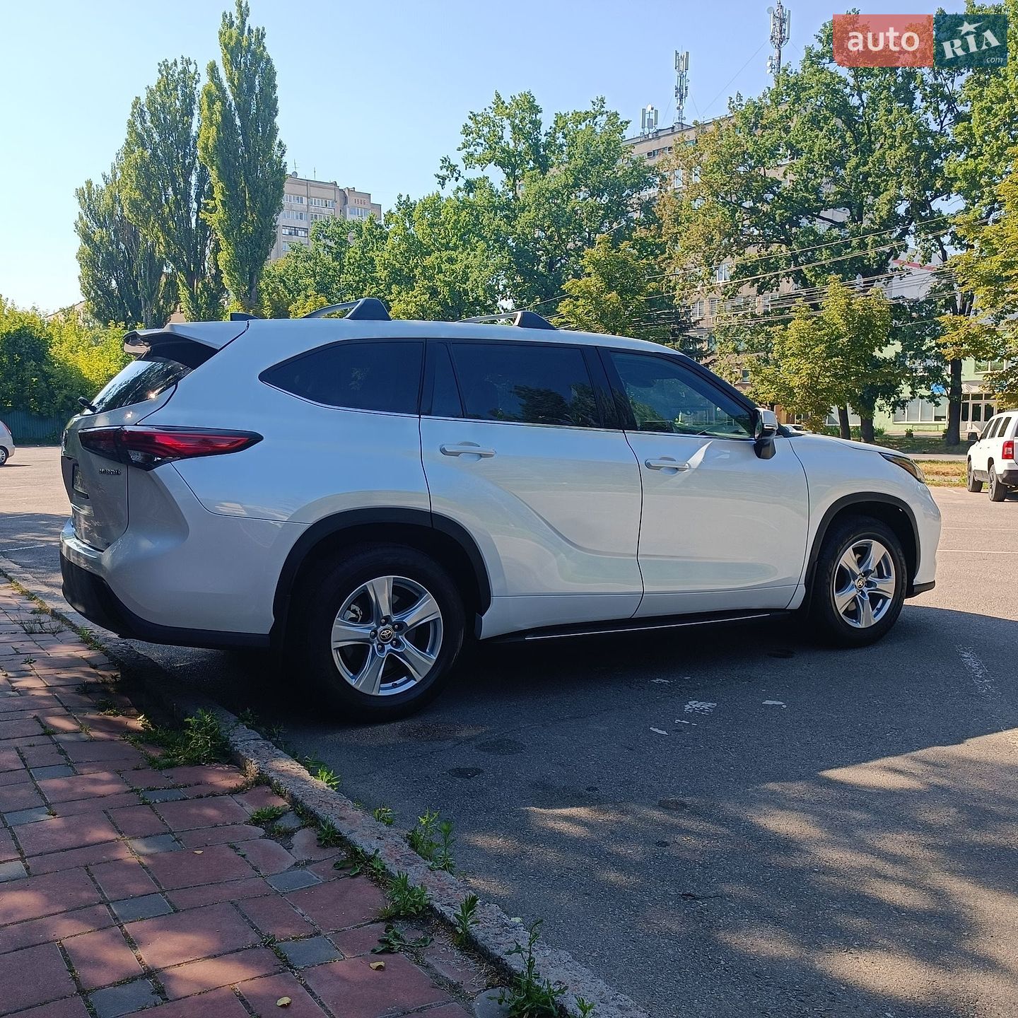 Toyota Highlander 2022 VIN 5TDZARAH0NS517350 фото оголошення 5 з 59