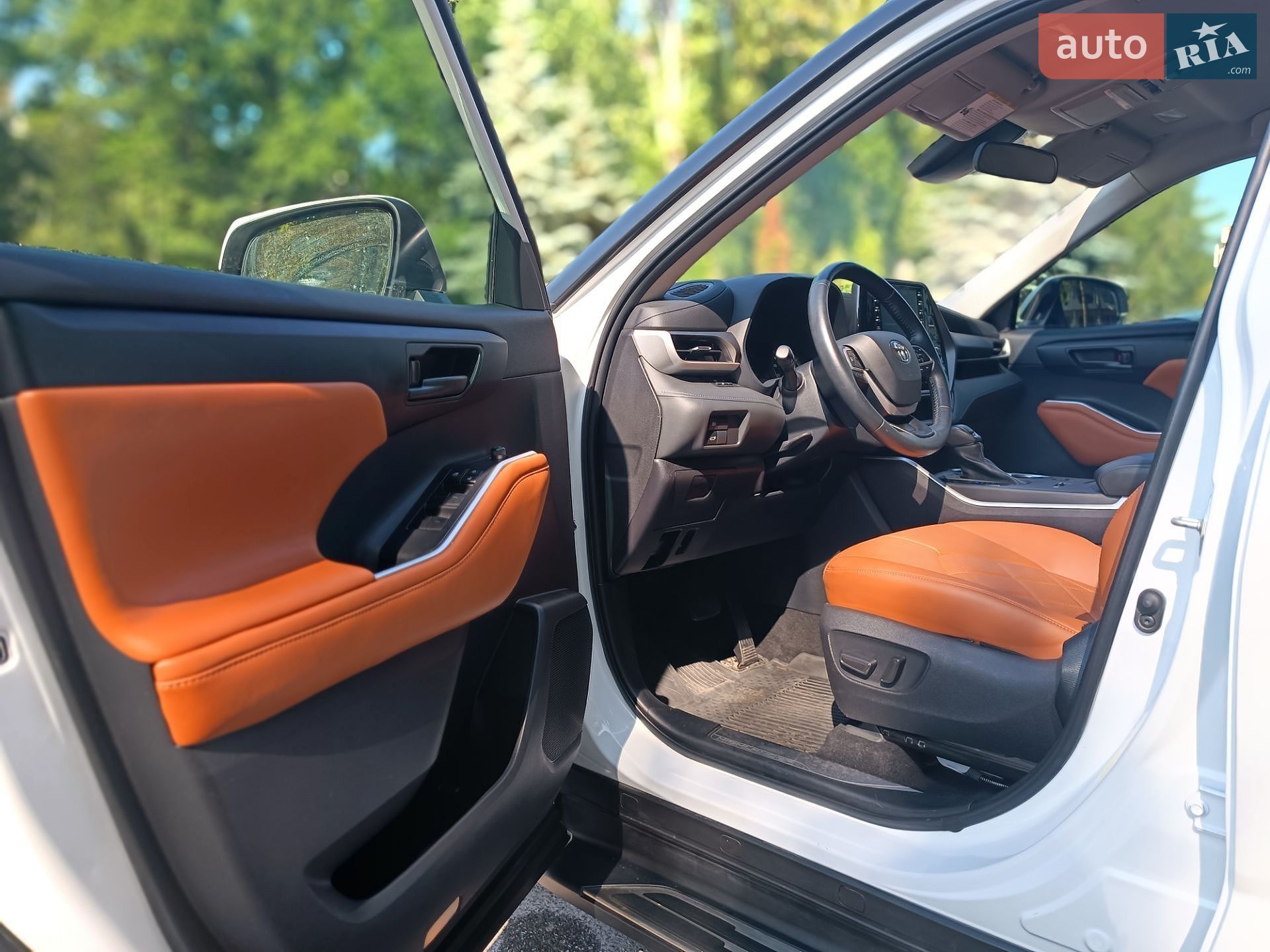 Toyota Highlander 2022 VIN 5TDZARAH0NS517350 фото оголошення 27 з 59