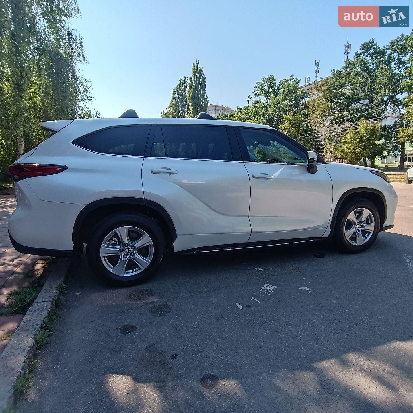 Toyota Highlander 2022 VIN 5TDZARAH0NS517350 фото оголошення 18 з 59