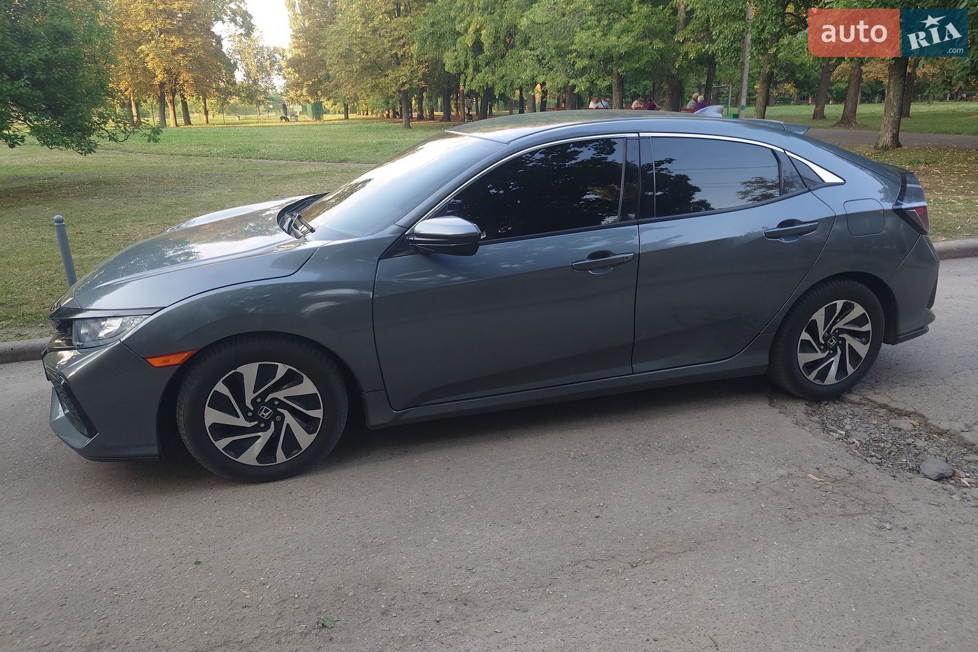 Honda Civic 2019 VIN SHHFK7H3XKU417303 фото оголошення 3 з 6
