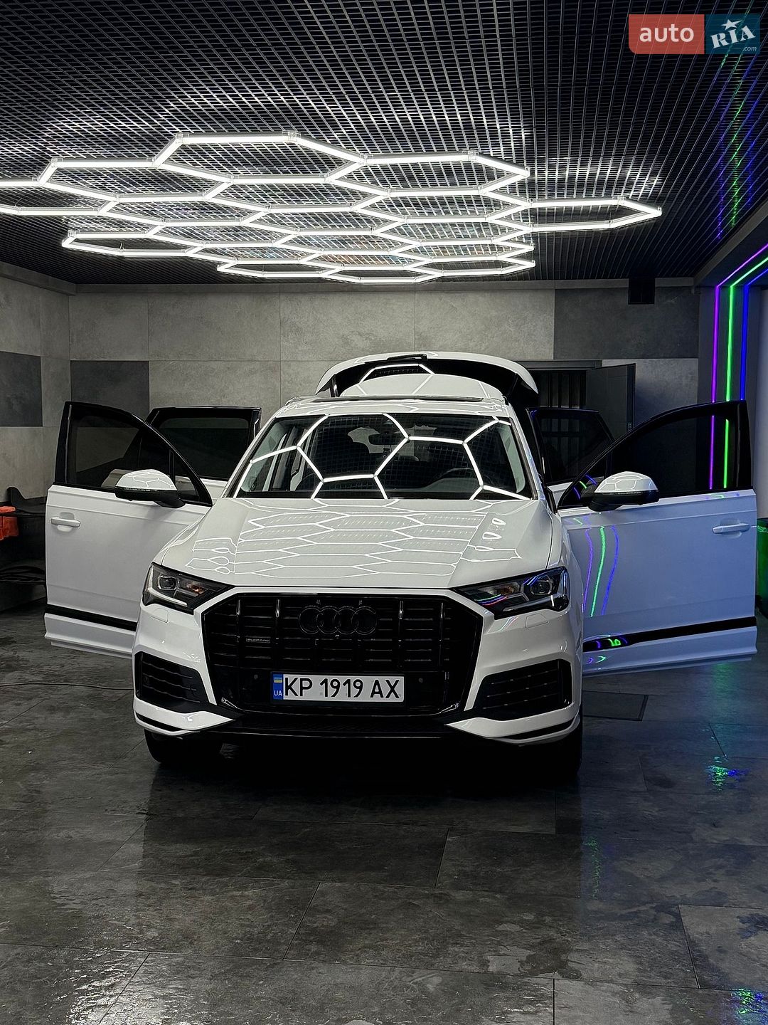 Audi Q7 2019 VIN WA1LXAF71LD002978 фото оголошення 42 з 49