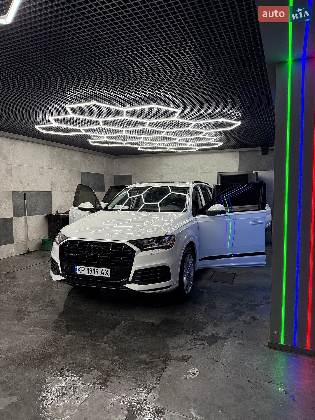 Audi Q7 2019 VIN WA1LXAF71LD002978 фото оголошення 41 з 49