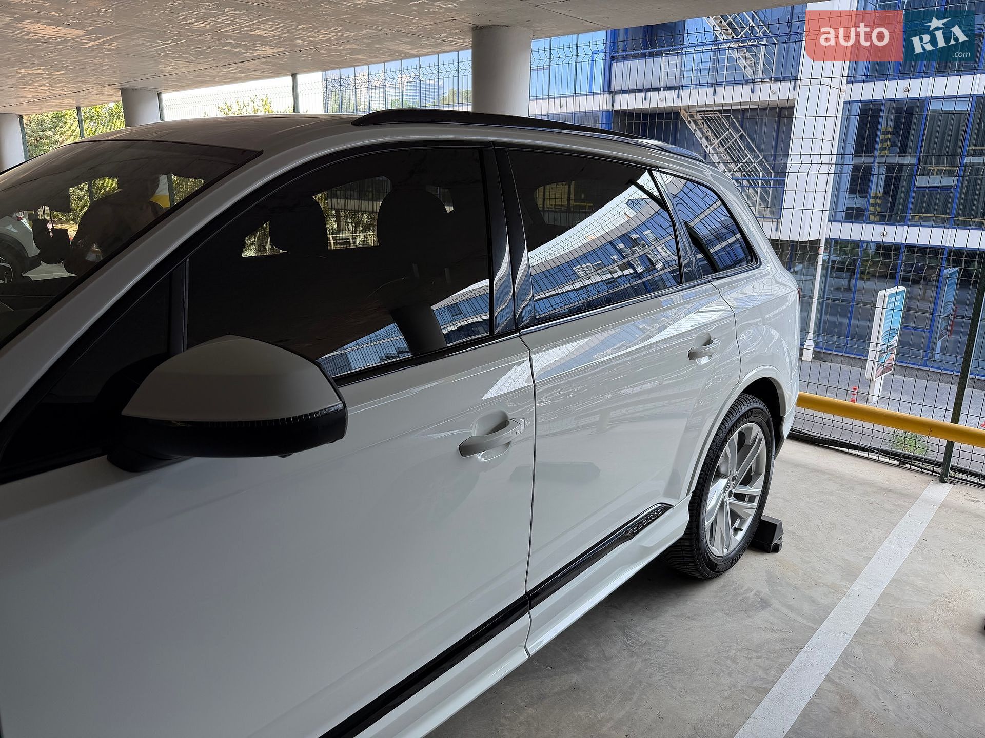 Audi Q7 2019 VIN WA1LXAF71LD002978 фото оголошення 44 з 49