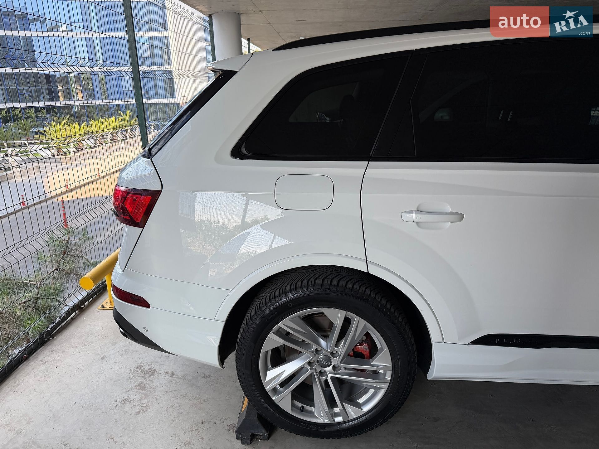 Audi Q7 2019 VIN WA1LXAF71LD002978 фото оголошення 45 з 49