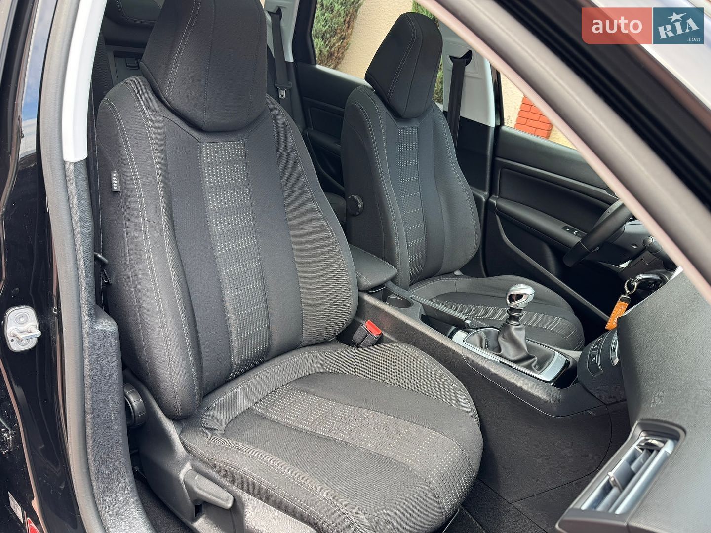 Peugeot 308 2015 VIN VF3LCBHZHFS294717 фото оголошення 6 з 118