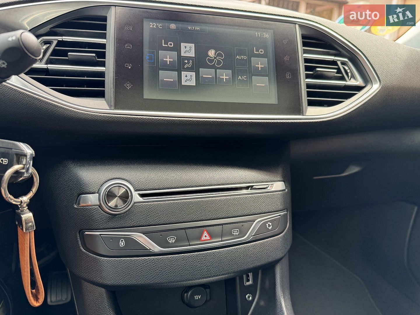 Peugeot 308 2015 VIN VF3LCBHZHFS294717 фото оголошення 79 з 118
