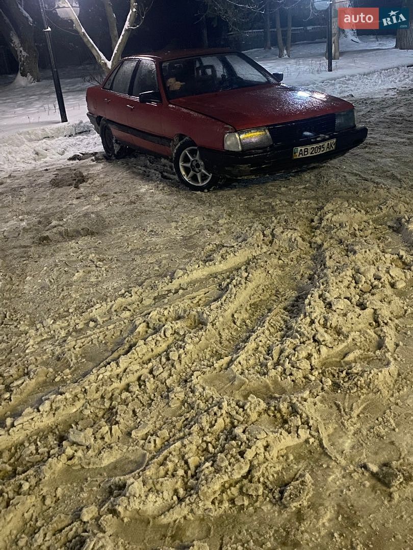 Audi 100 1984 VIN WAUZZZ44ZEN041197 фото оголошення 3 з 10