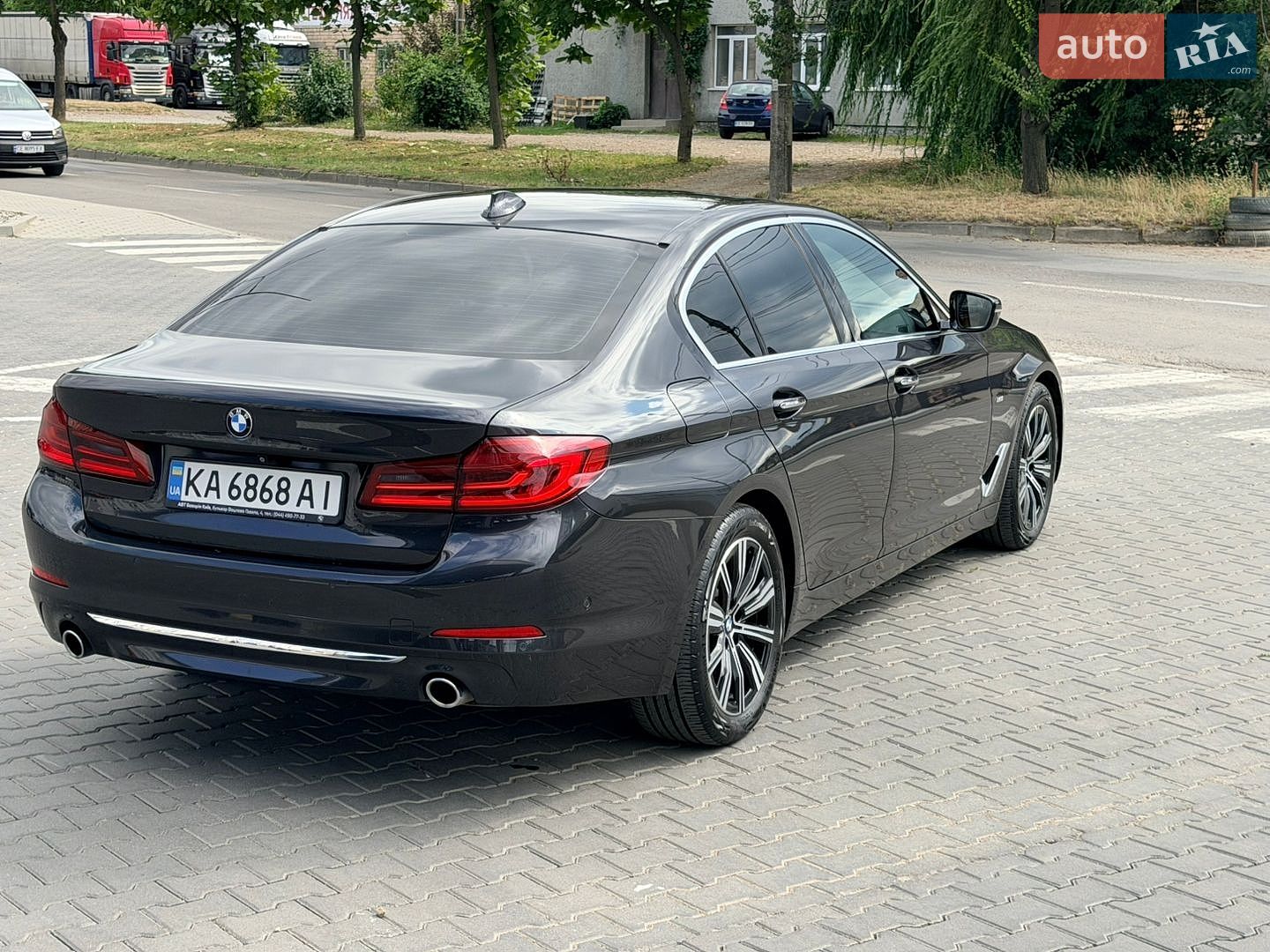 BMW 5 Series 2017 VIN WBAJC31030G870552 фото оголошення 8 з 70