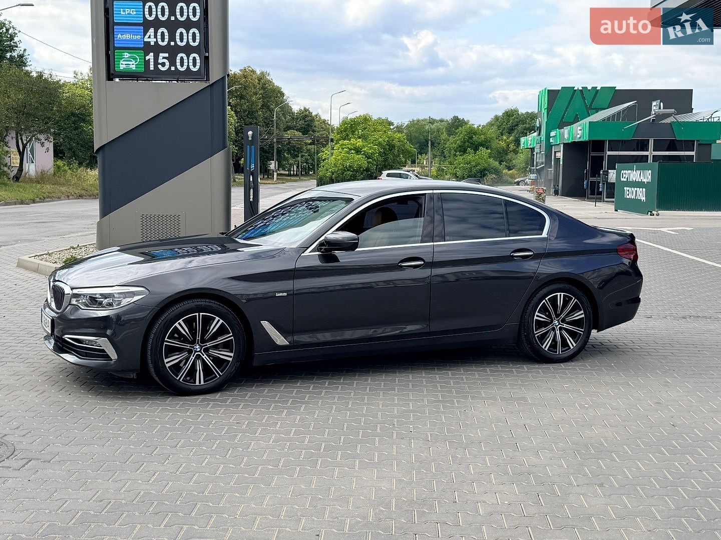BMW 5 Series 2017 VIN WBAJC31030G870552 фото оголошення 9 з 70
