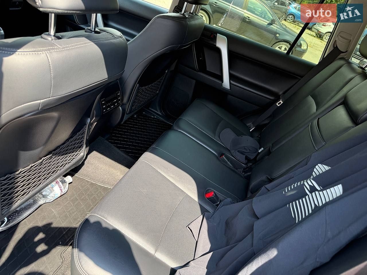 Toyota Land Cruiser Prado 2019 VIN JTEBU3FJX0K174771 фото оголошення 16 з 20