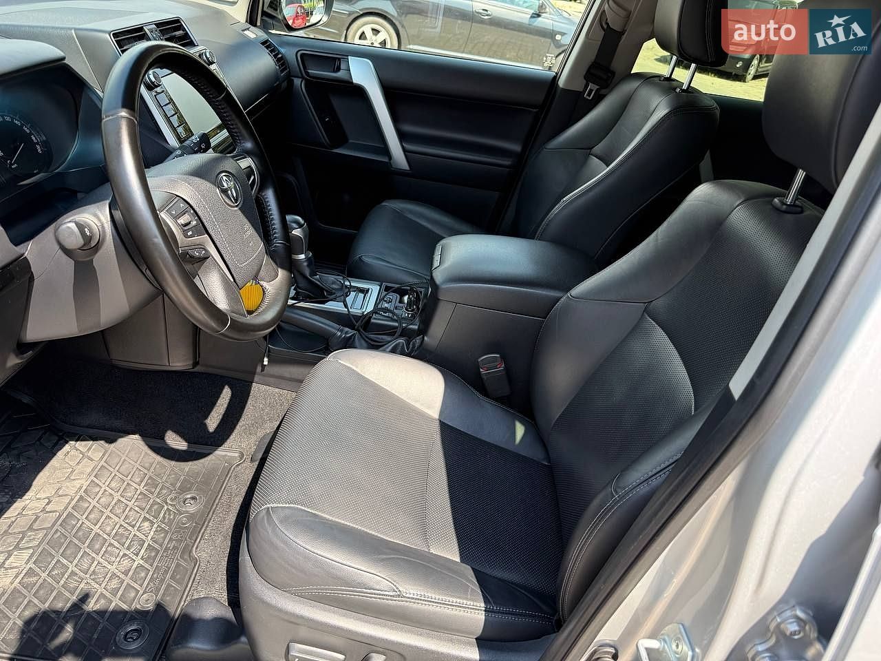 Toyota Land Cruiser Prado 2019 VIN JTEBU3FJX0K174771 фото оголошення 15 з 20