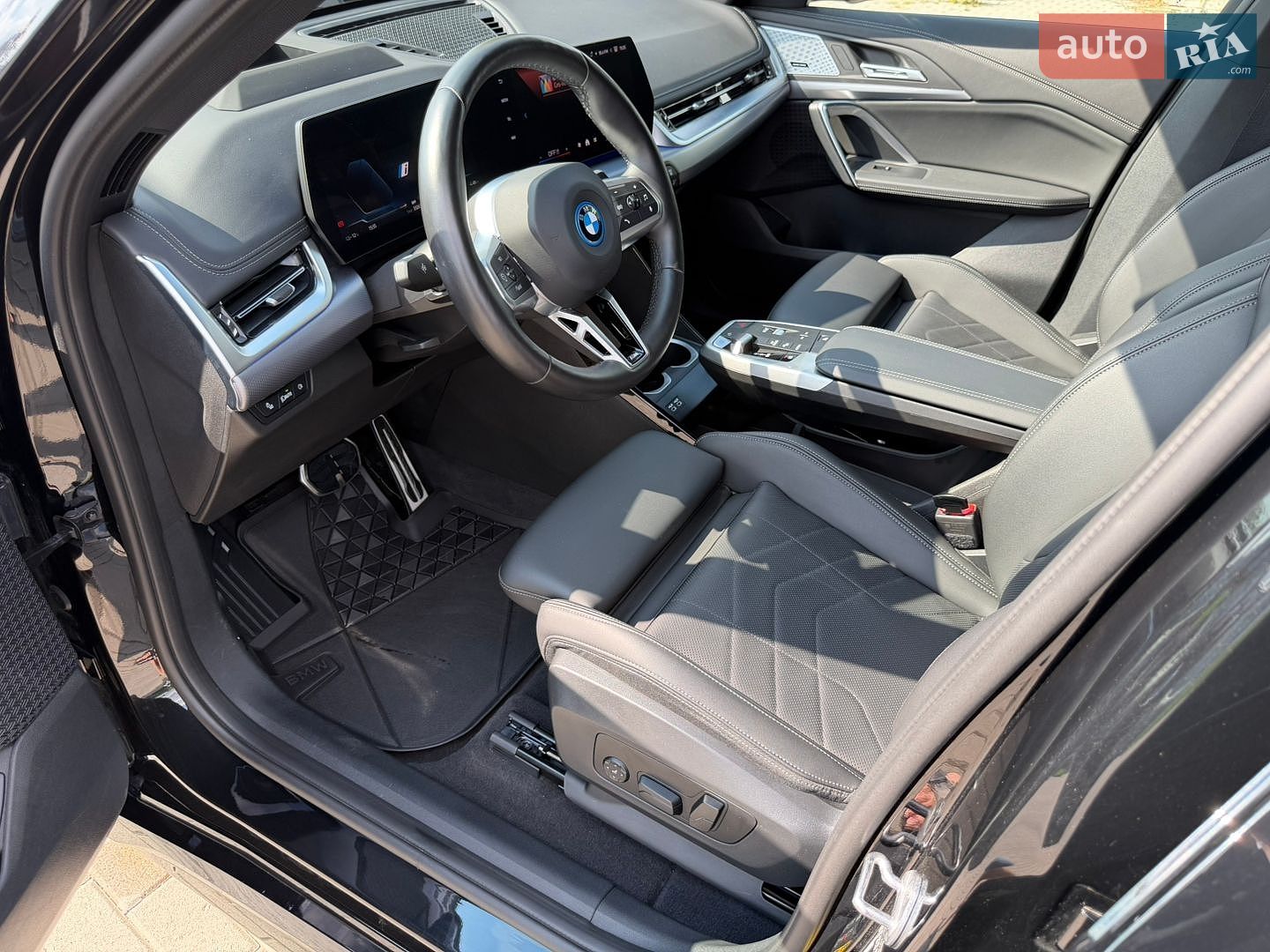 BMW iX1 2024 VIN WBY61EF09R5Z44678 фото оголошення 18 з 34