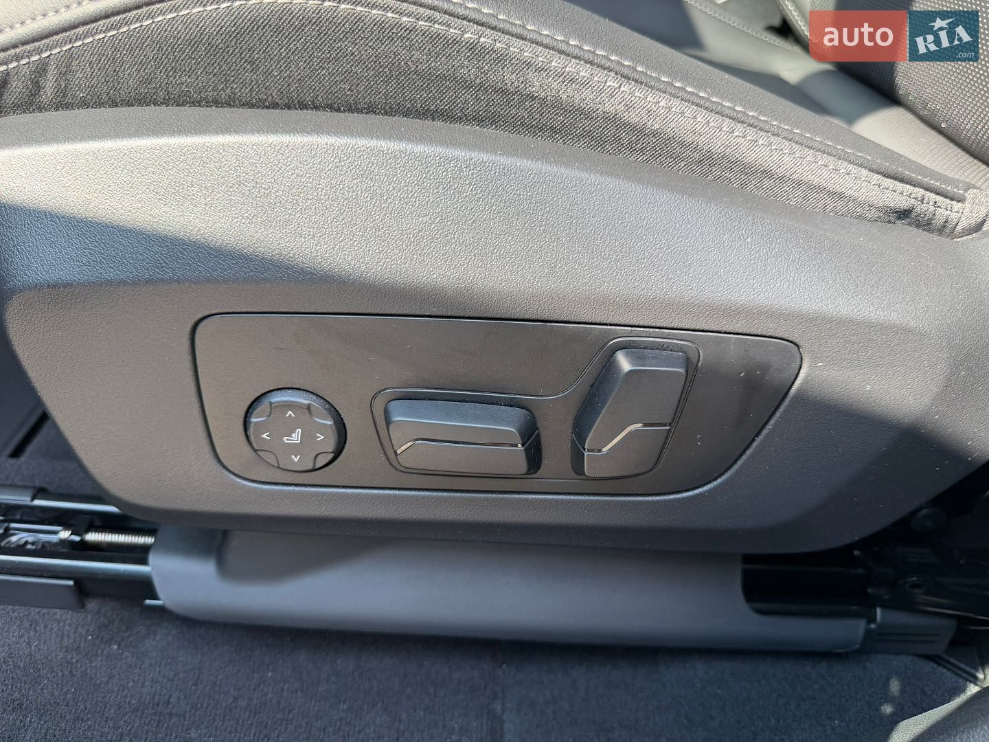 BMW iX1 2024 VIN WBY61EF09R5Z44678 фото оголошення 20 з 34