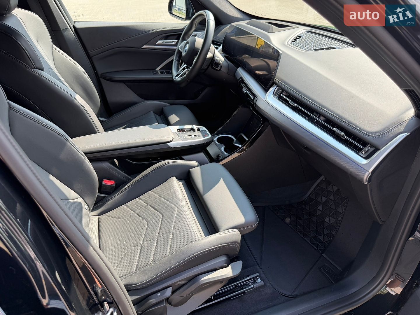 BMW iX1 2024 VIN WBY61EF09R5Z44678 фото оголошення 24 з 34