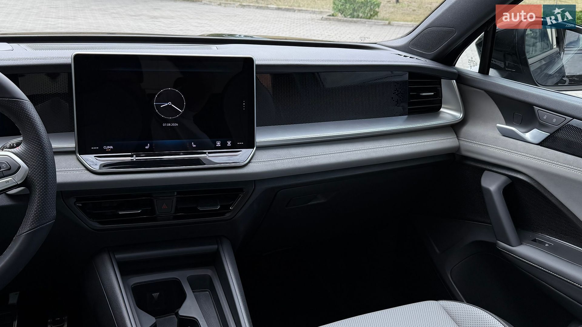 Volkswagen Tiguan 2025 VIN 3VVGR7RM8SM024115 фото оголошення 5 з 25