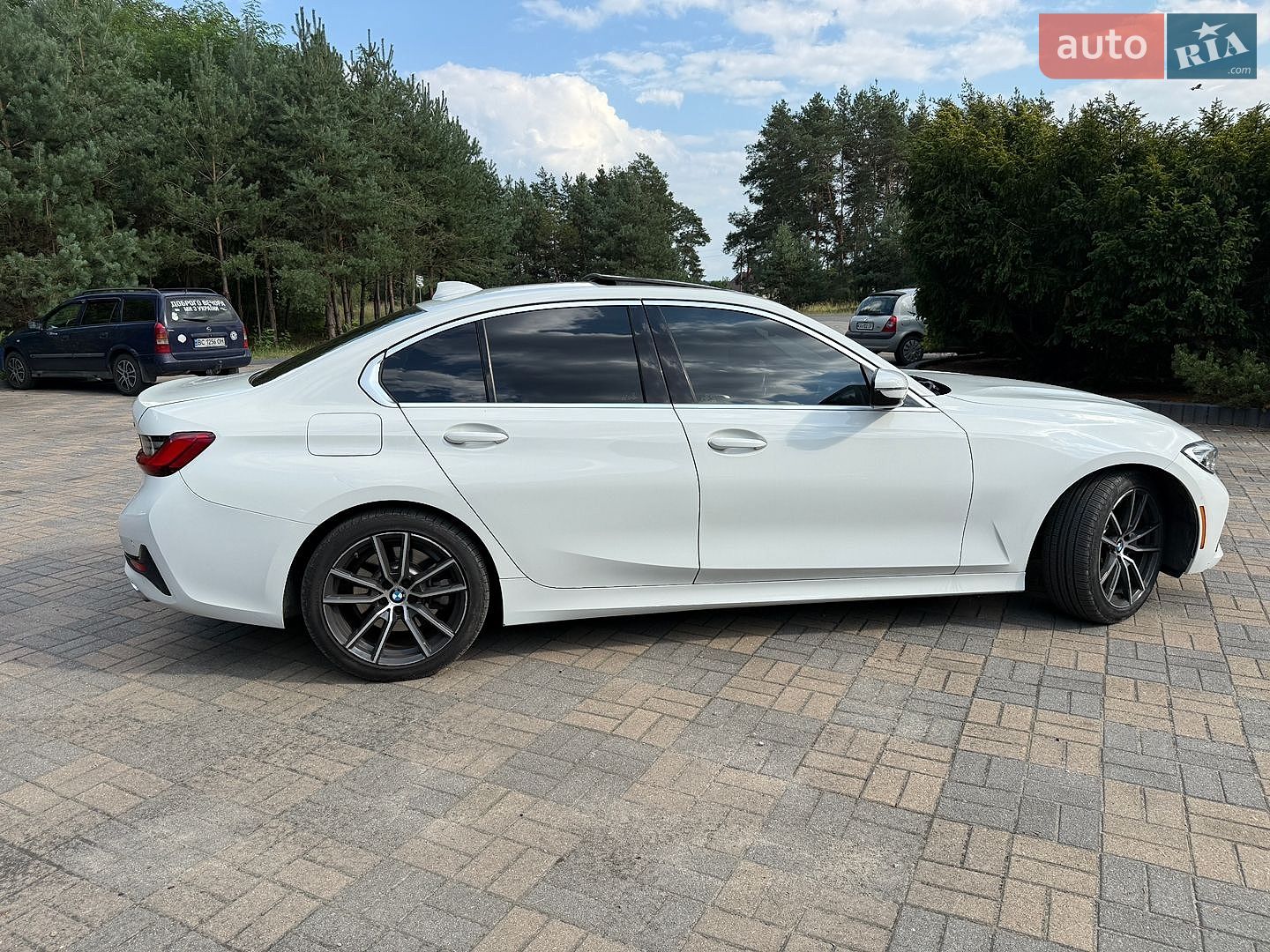 BMW 3 Series 2019 VIN WBA5R1C55KAJ99209 фото оголошення 5 з 18