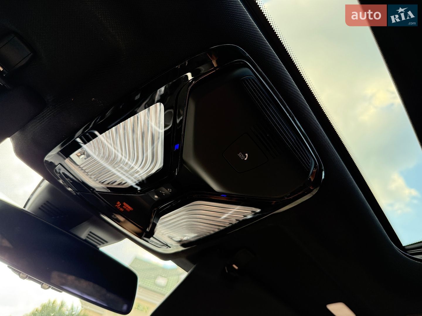BMW 3 Series 2019 VIN WBA5R1C55KAJ99209 фото оголошення 13 з 18