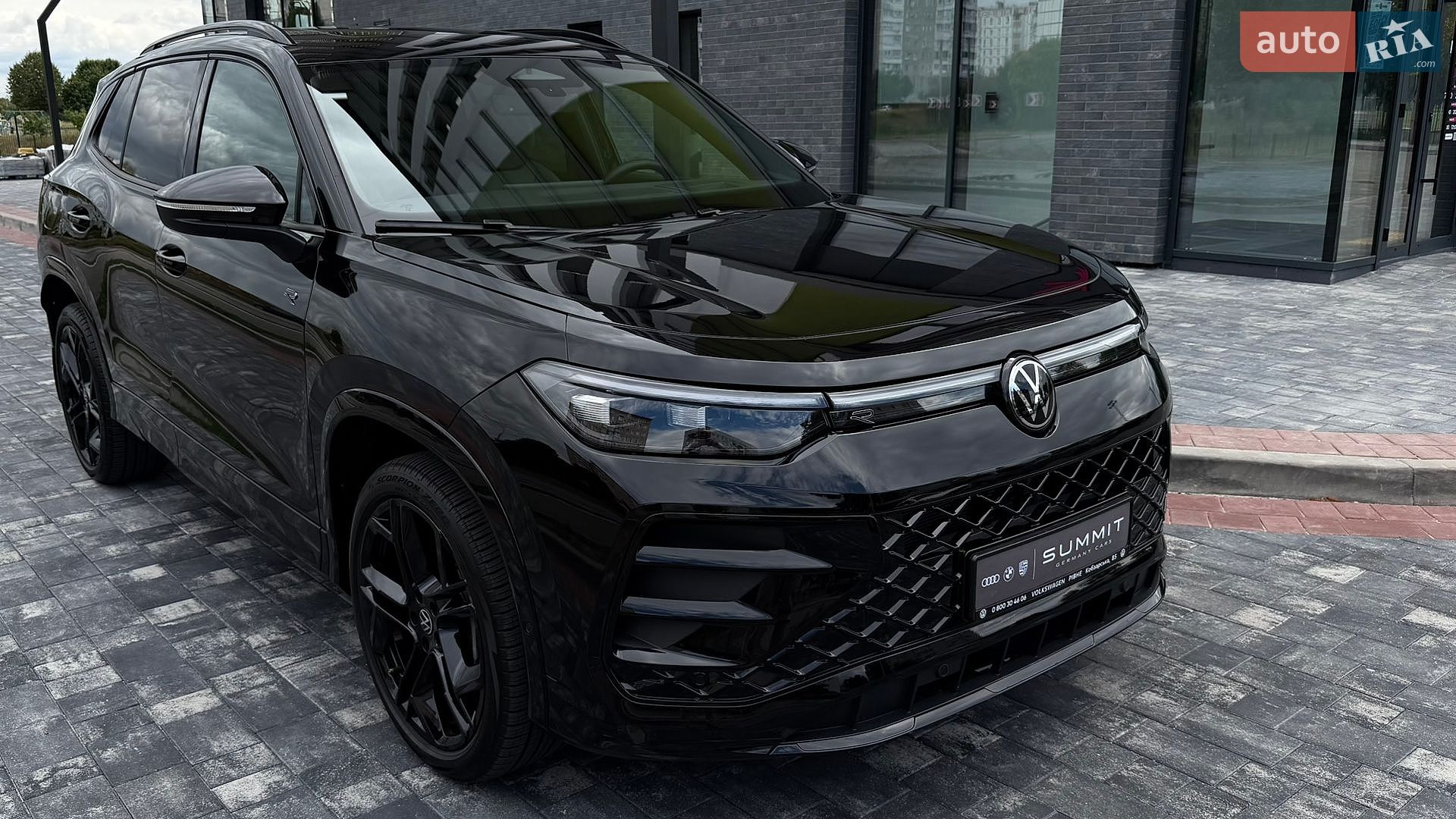 Volkswagen Tiguan 2025 VIN 3VVGR7RM8SM024115 фото оголошення 2 з 24