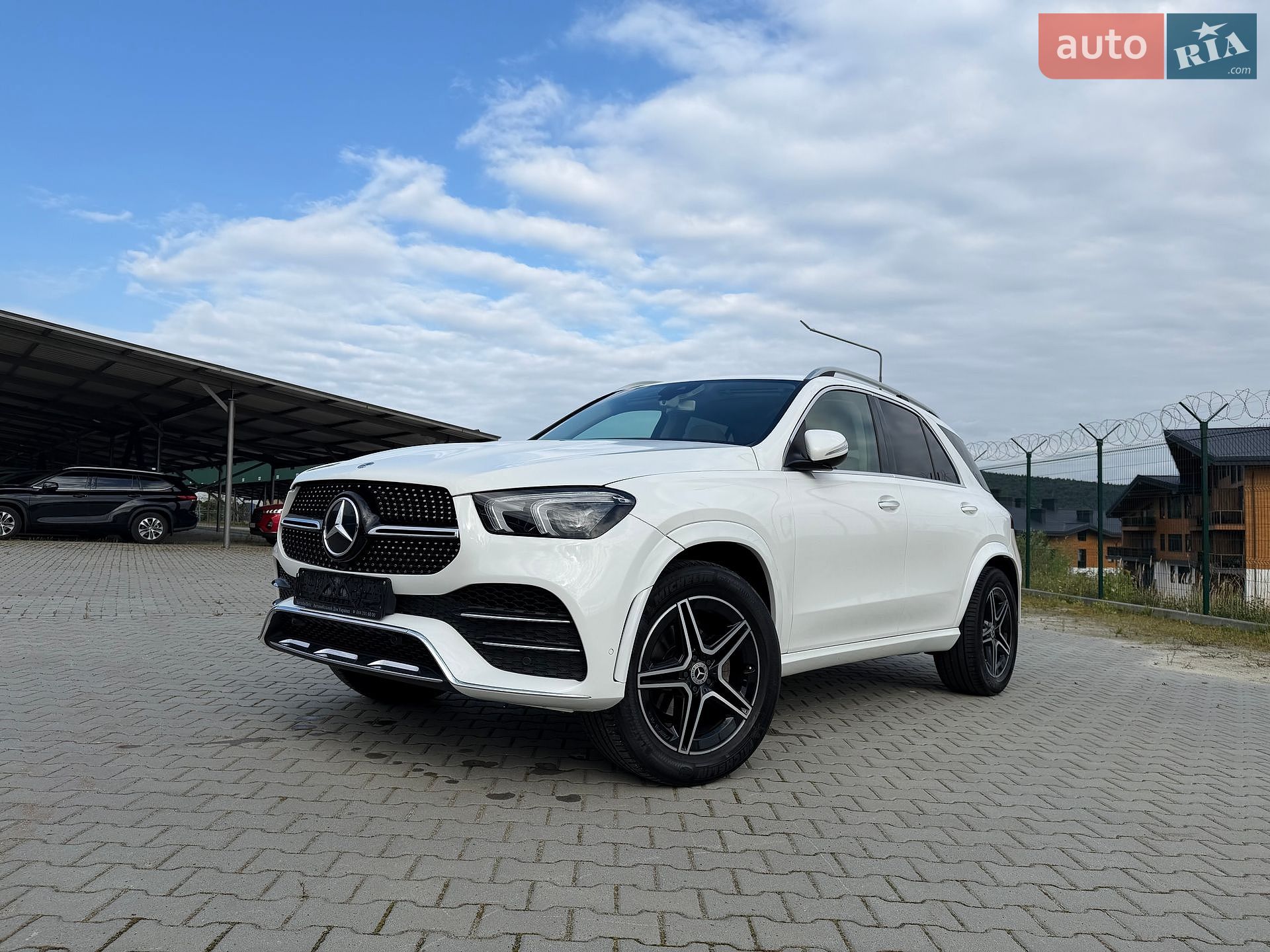 Mercedes-Benz GLE-Class 2019 VIN 4JGFB4KB4LA046998 фото оголошення 4 з 46