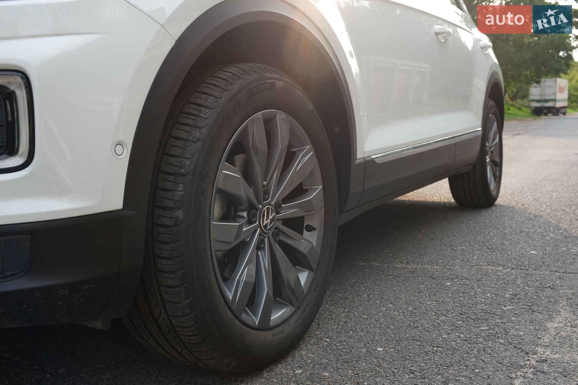 Volkswagen T-Roc 2021 VIN WVGZZZA1ZNV022417 фото оголошення 2 з 47