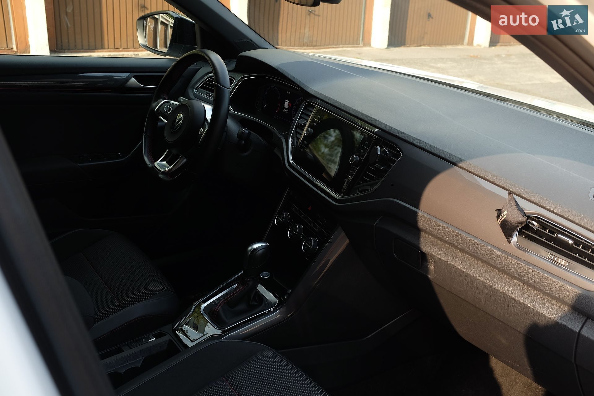 Volkswagen T-Roc 2021 VIN WVGZZZA1ZNV022417 фото оголошення 13 з 47