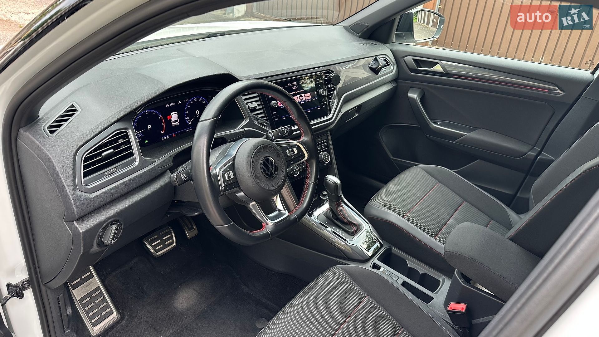 Volkswagen T-Roc 2021 VIN WVGZZZA1ZNV022417 фото оголошення 36 з 47