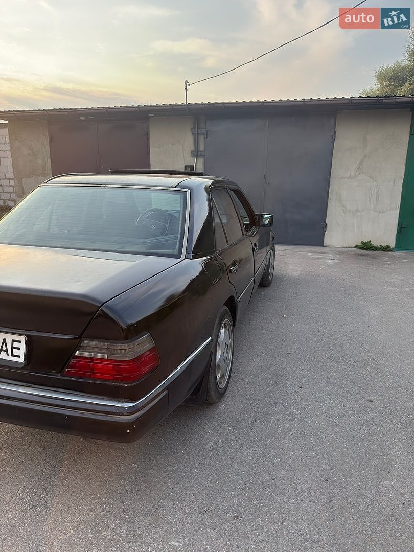 Mercedes-Benz E-Class 1987 VIN WDB1240301A640882 фото оголошення 3 з 15