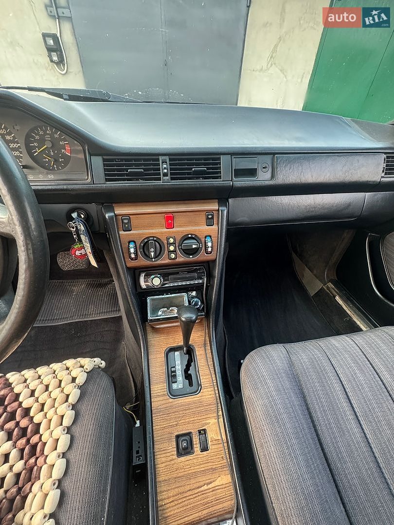 Mercedes-Benz E-Class 1987 VIN WDB1240301A640882 фото оголошення 12 з 15