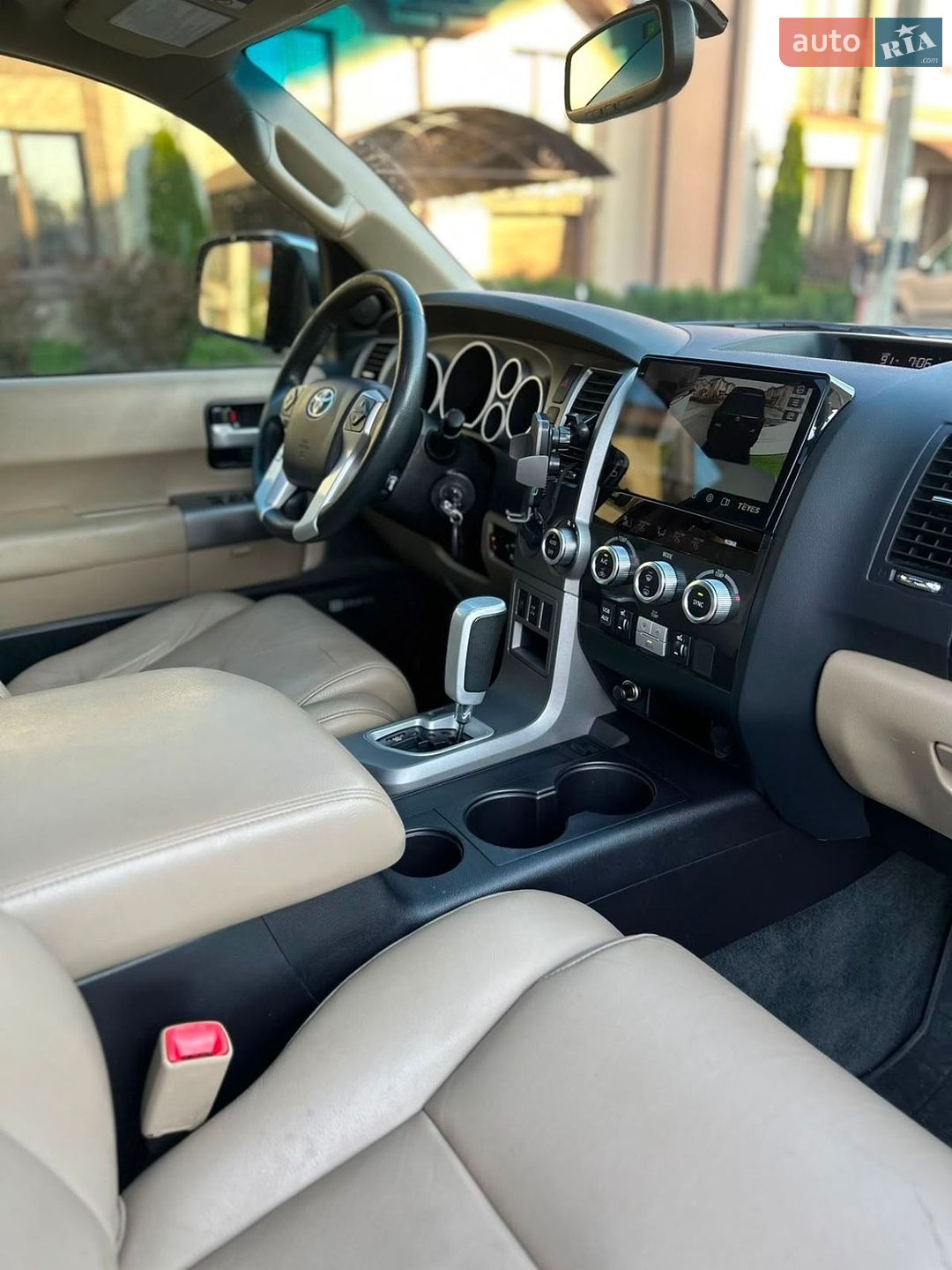 Toyota Sequoia 2016 VIN 5TDJY5G11GS144804 фото оголошення 64 з 92