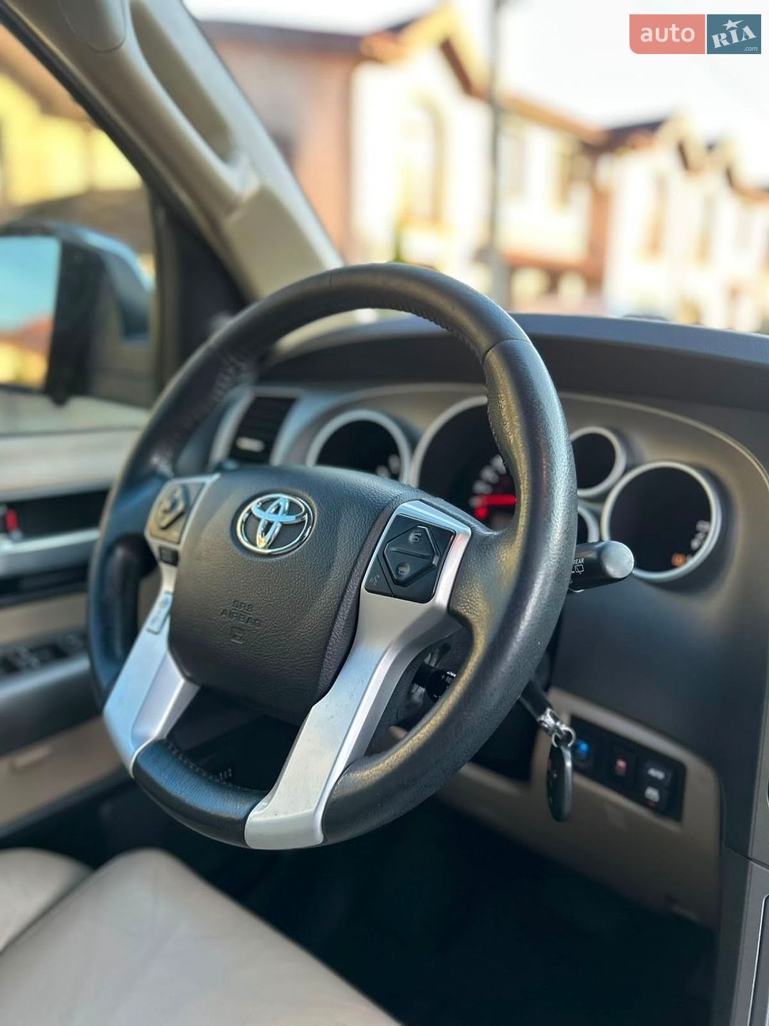 Toyota Sequoia 2016 VIN 5TDJY5G11GS144804 фото оголошення 69 з 92