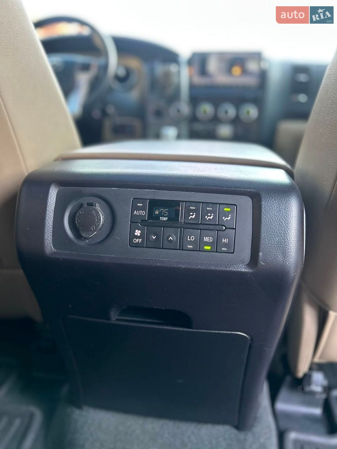 Toyota Sequoia 2016 VIN 5TDJY5G11GS144804 фото оголошення 76 з 92