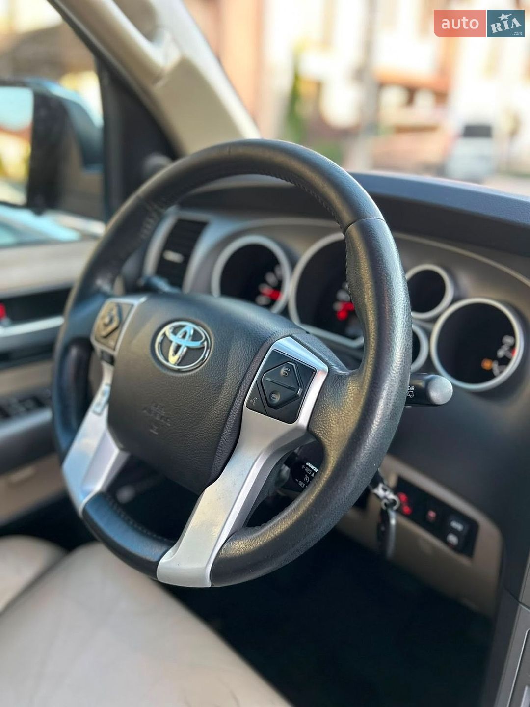 Toyota Sequoia 2016 VIN 5TDJY5G11GS144804 фото оголошення 79 з 92