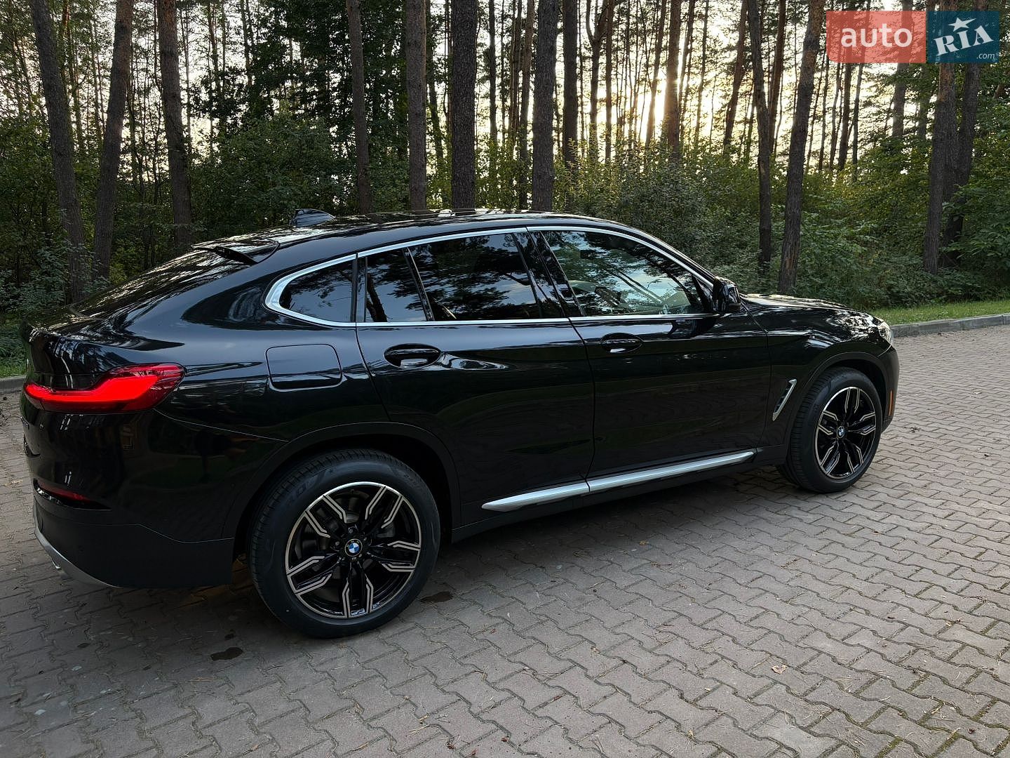 BMW X4 2021 VIN 5UX2V1C09M9F63448 фото оголошення 4 з 29