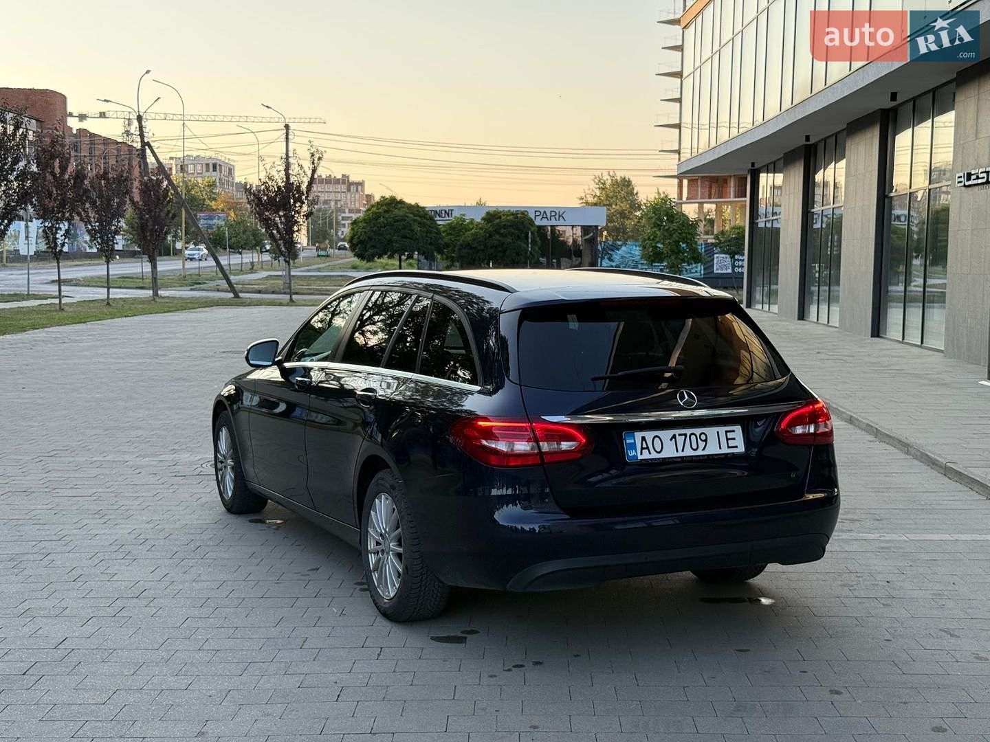 Mercedes-Benz C-Class 2015 VIN WDD2052371F181711 фото оголошення 2 з 12