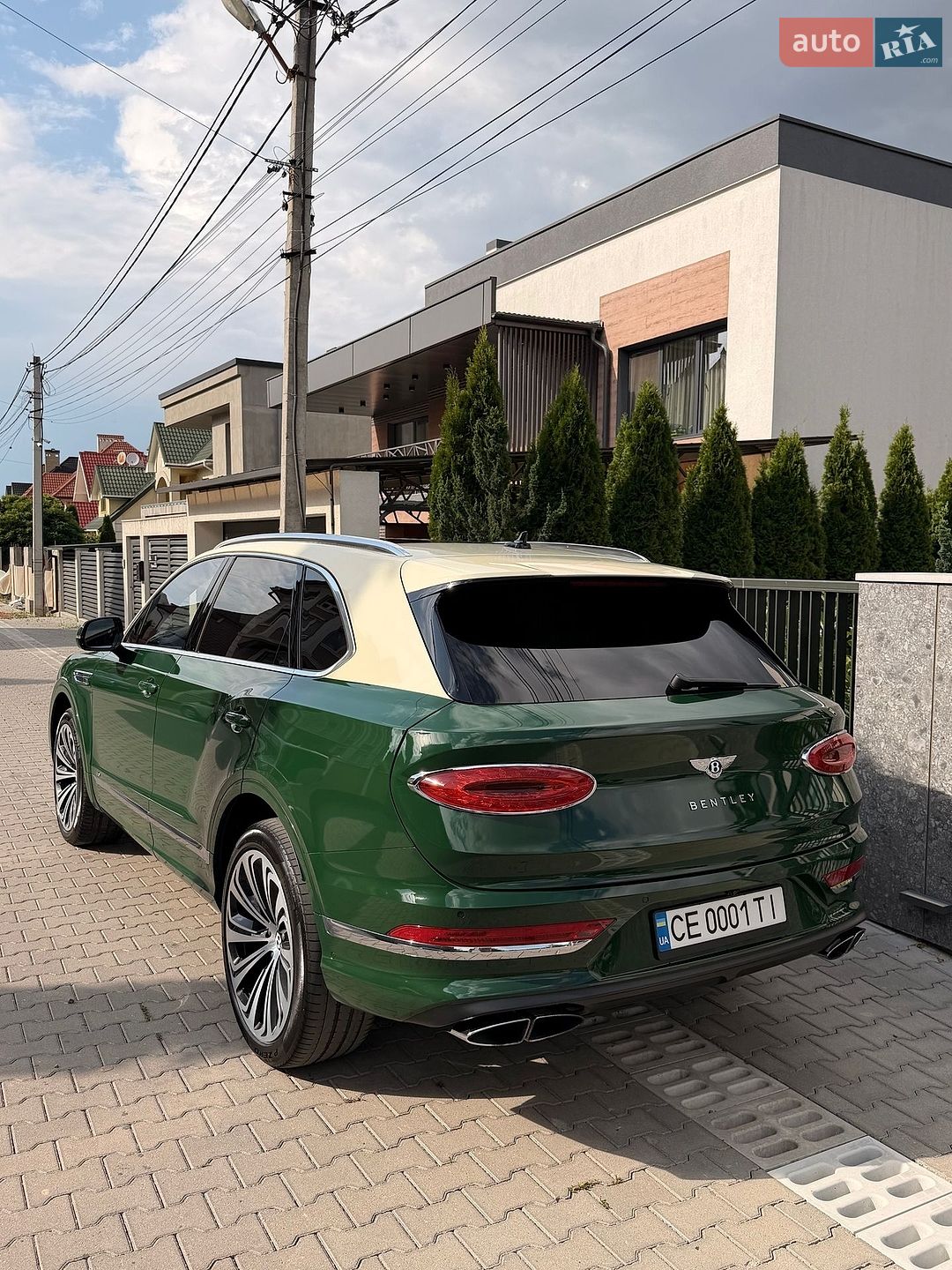 Bentley Bentayga 2022 VIN SJAAM2ZV4NC013134 фото оголошення 6 з 27
