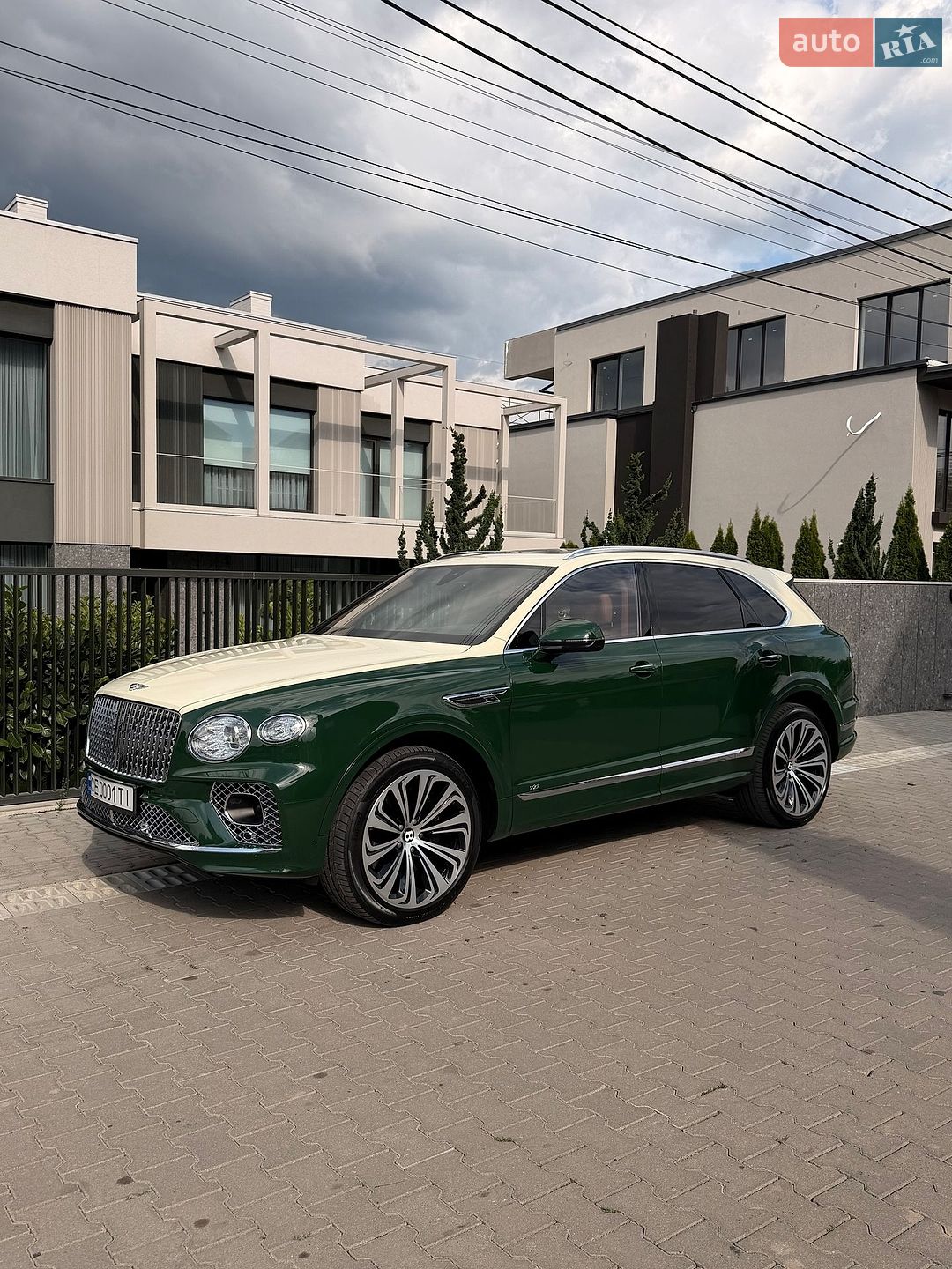 Bentley Bentayga 2022 VIN SJAAM2ZV4NC013134 фото оголошення 8 з 27