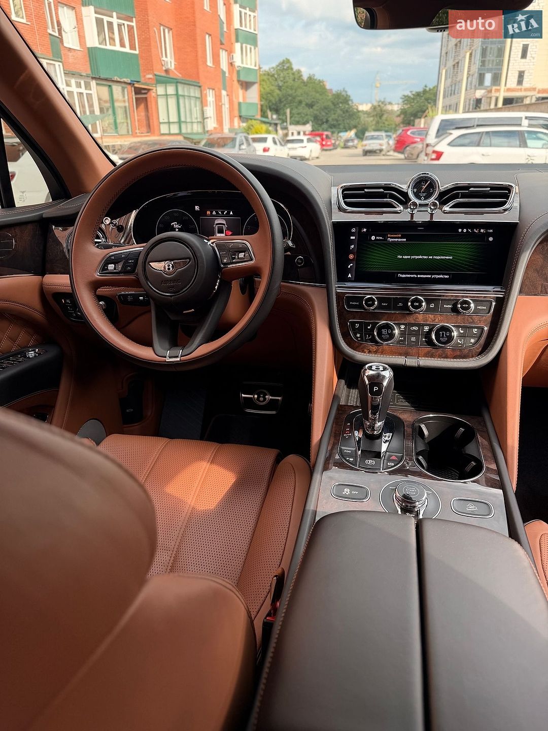 Bentley Bentayga 2022 VIN SJAAM2ZV4NC013134 фото оголошення 12 з 27