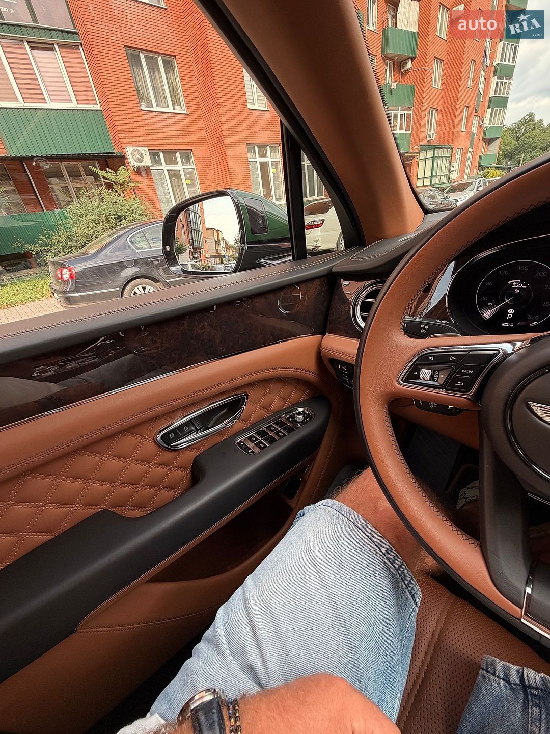 Bentley Bentayga 2022 VIN SJAAM2ZV4NC013134 фото оголошення 23 з 27