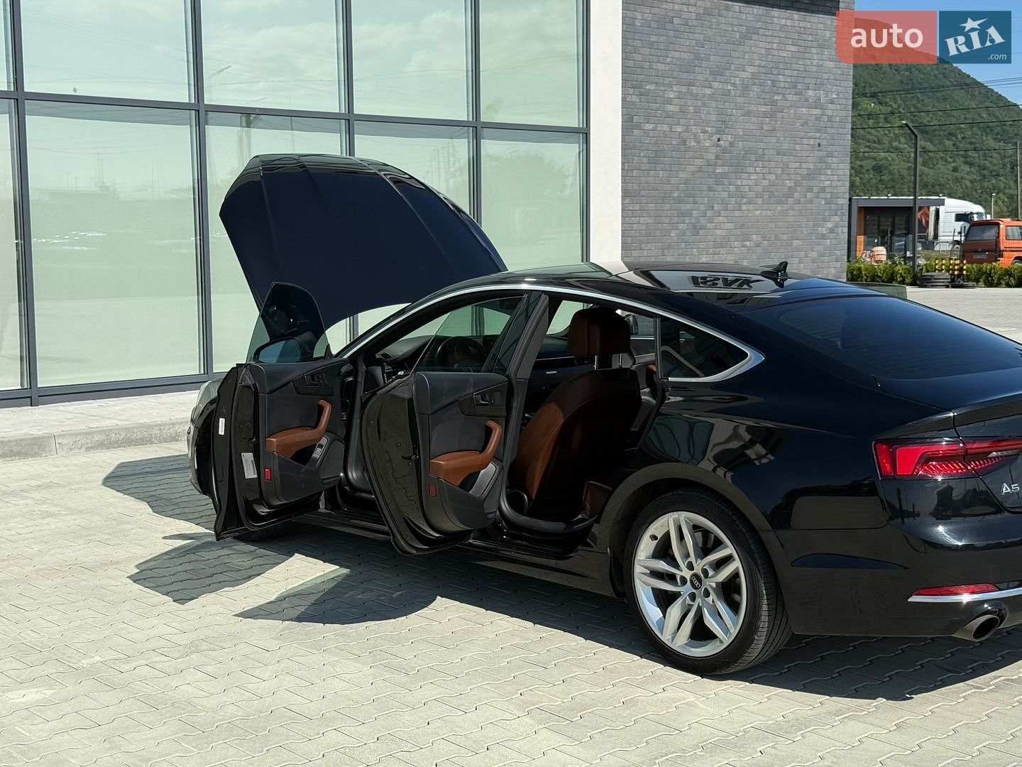 Audi A5 2018 VIN WAUANCF56KA015493 фото оголошення 6 з 45